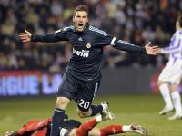 IM电竞官方入口-骑士鏖战马刺，库里状态火热，跨越时空的篮球叙事