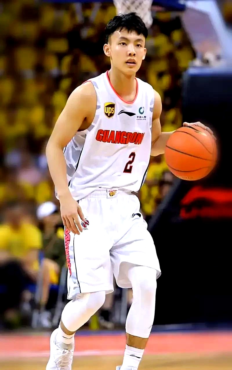 欧塞纳外援突破关键时刻，助球队战胜对手的简单介绍