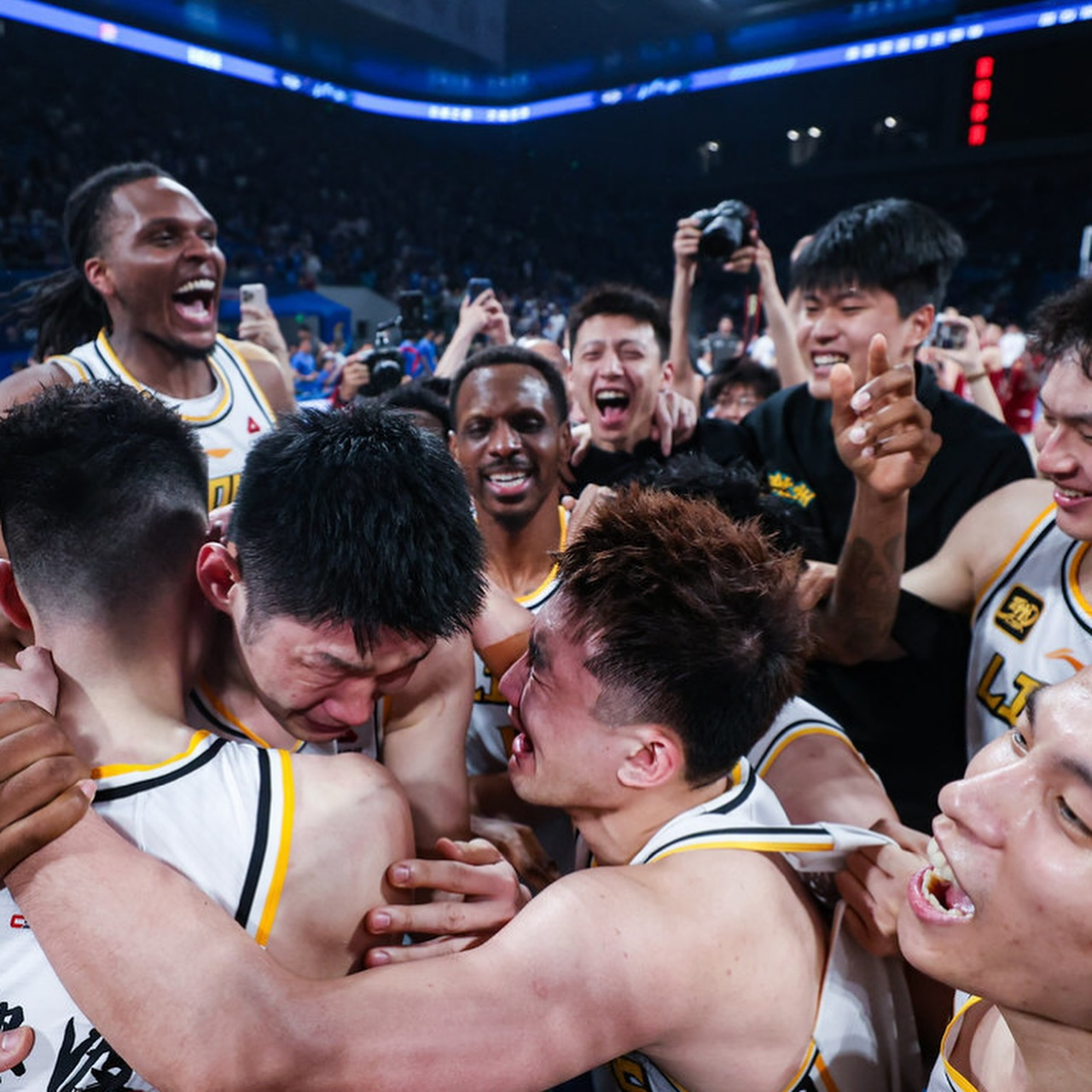 CBA联赛总决赛战队争夺激烈历史性一战即将上演的简单介绍