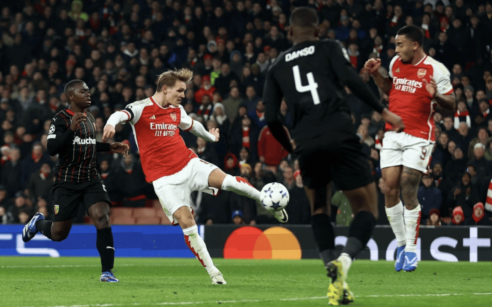 阿森纳主帅赞扬球队表现，助球队连胜