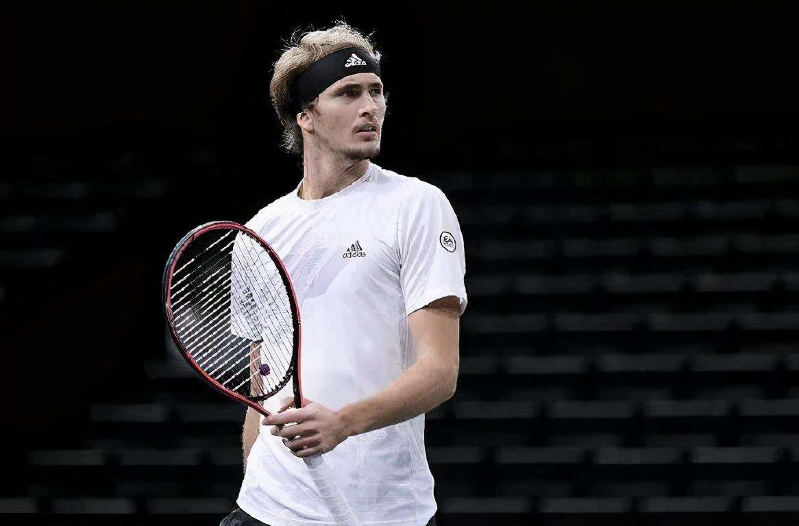 中国羽毛球队鏖战法国羽毛球队，陶菲克关键制胜