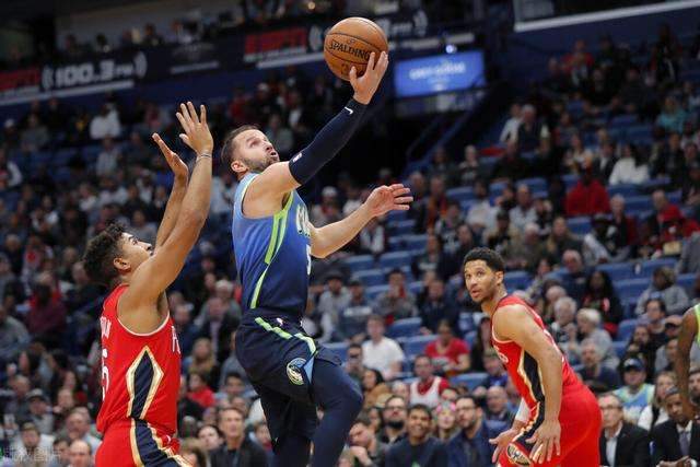 包含意外惊喜：老将复苏成为球队新的希望的词条