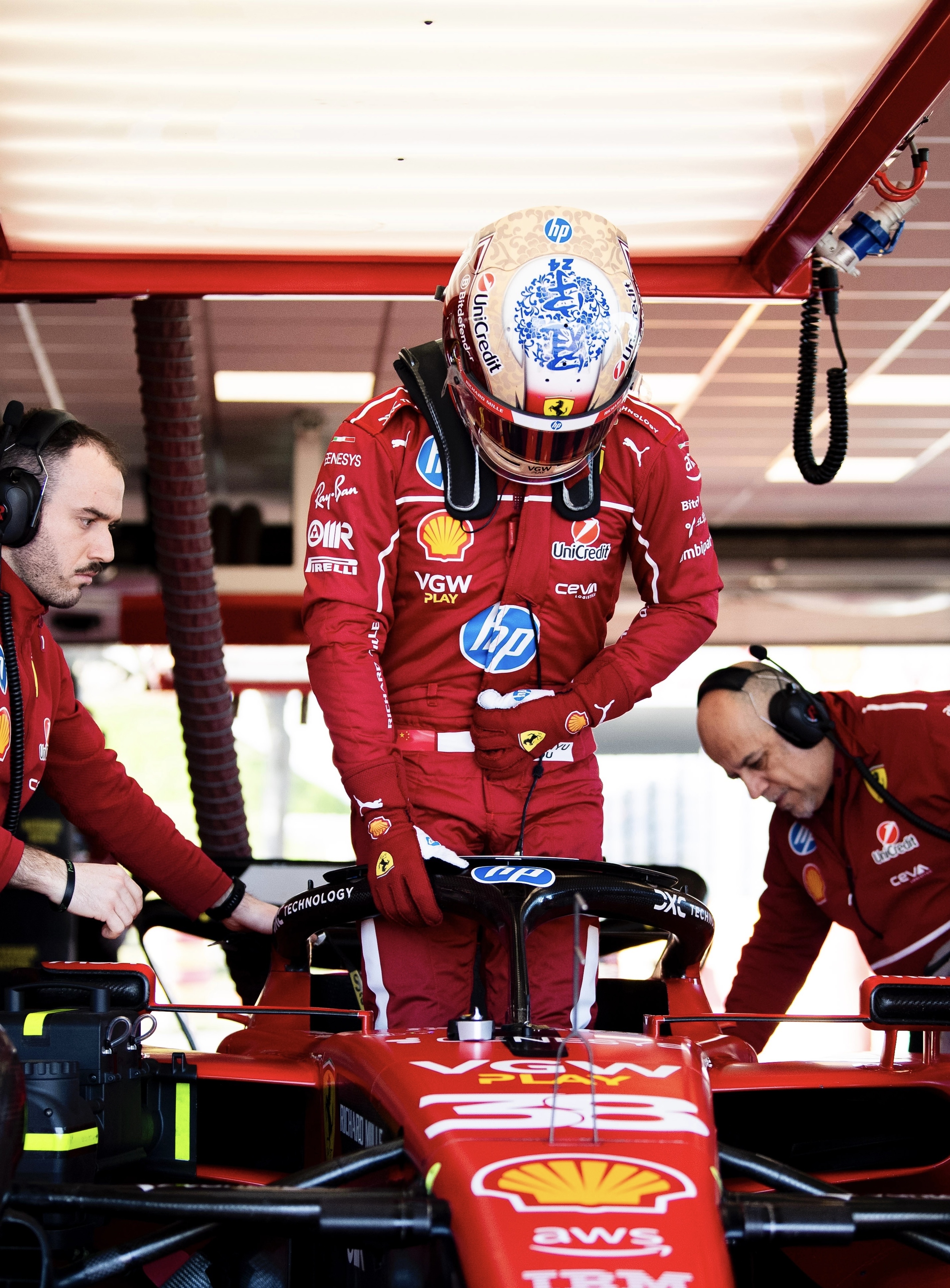 包含索伯车队轻取迈凯伦,周冠宇关键制胜的词条 包含索伯车队轻取迈凯伦,周冠宇关键制胜的词条