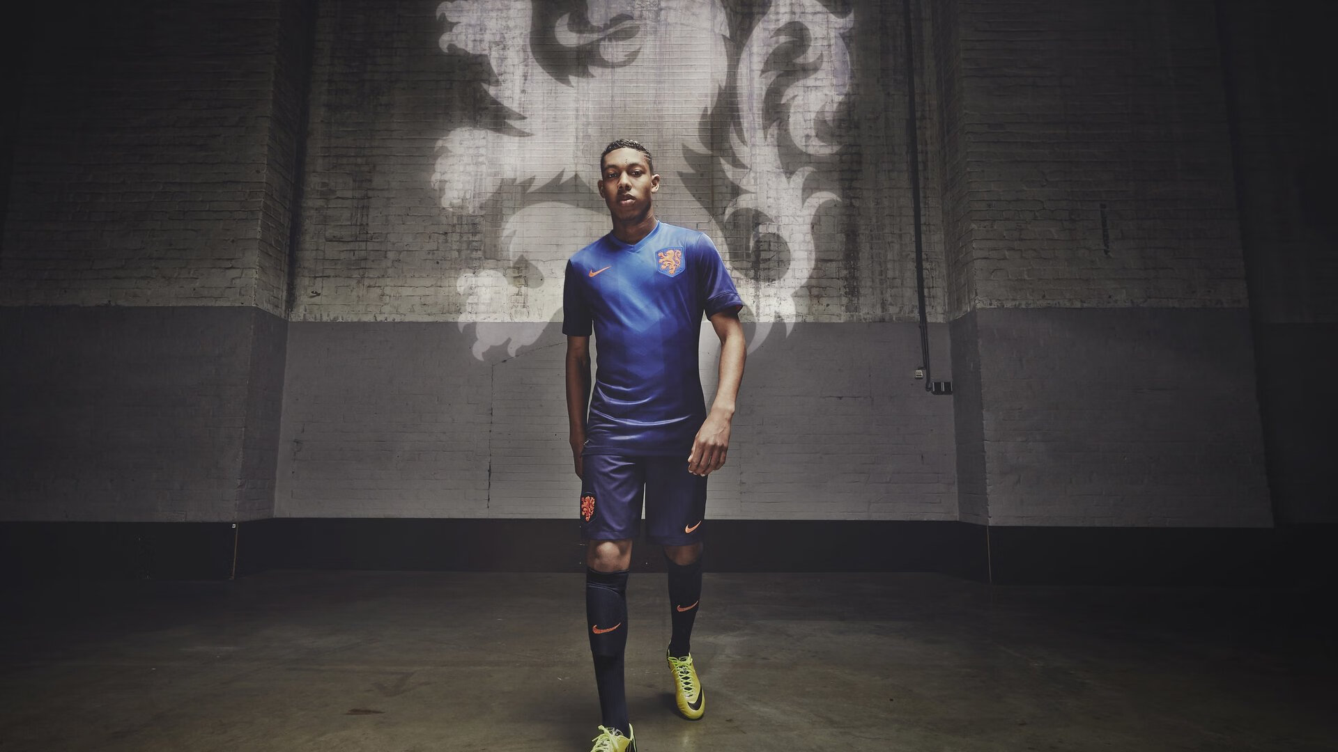 足球外交的破冰时刻，姆巴佩一锤定音，突尼斯拿下伊朗背后的全球叙事